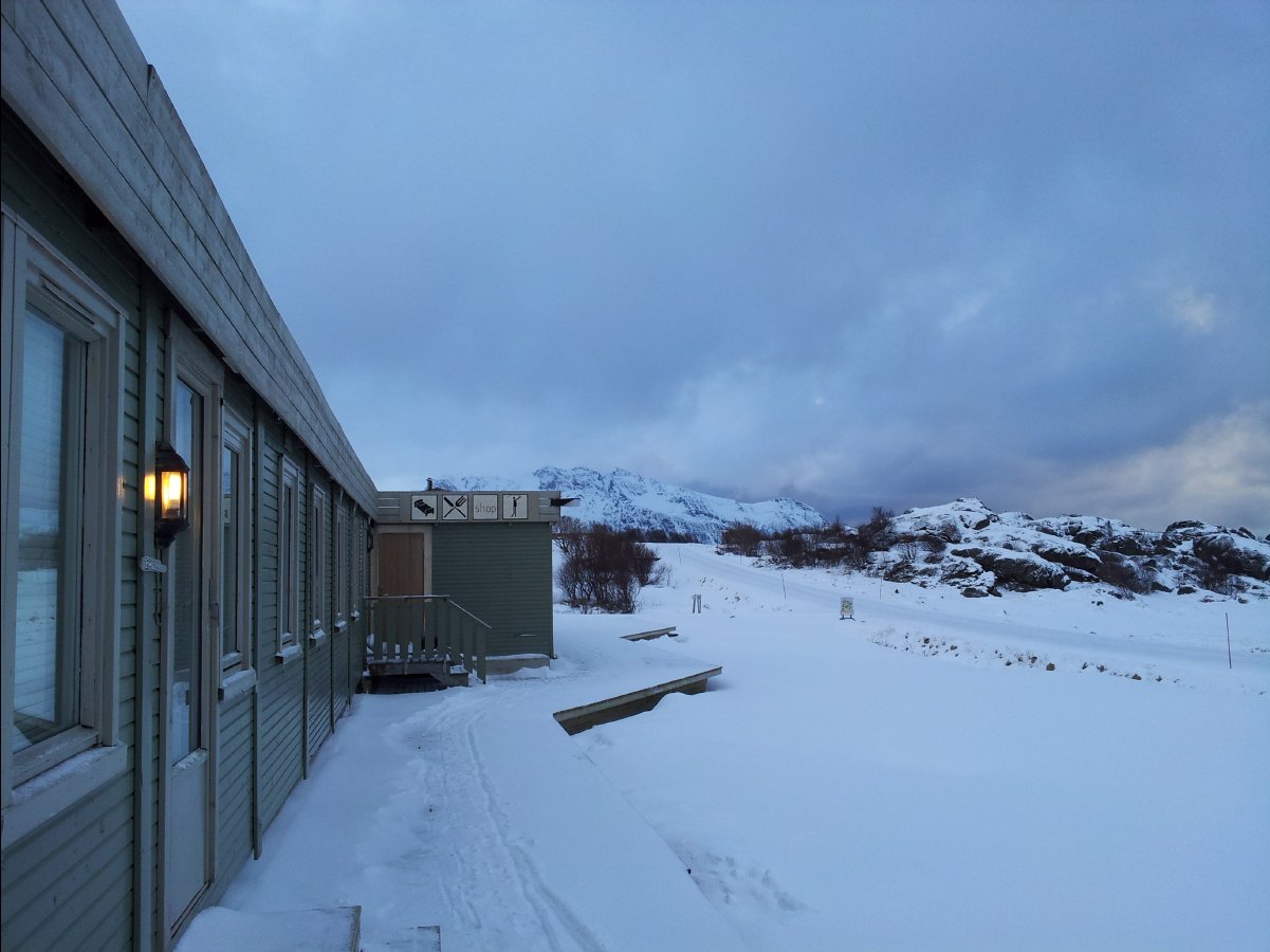 Hov - Northern Light Base Camp12